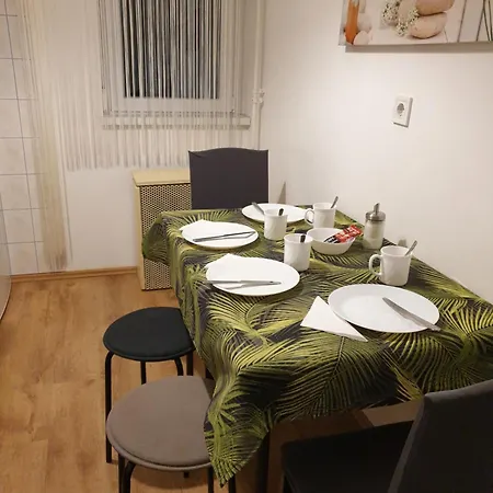 Green Apartman Salgotarjan Apartment *